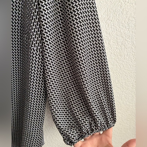 Adriana Papell Black and White Houndstooth Long Sleeve Blouse 1X - Picture 5 of 9